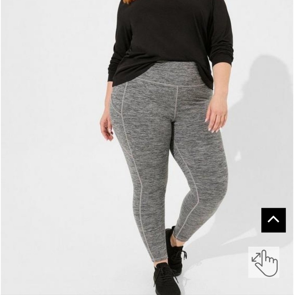 Active leggings with pockets